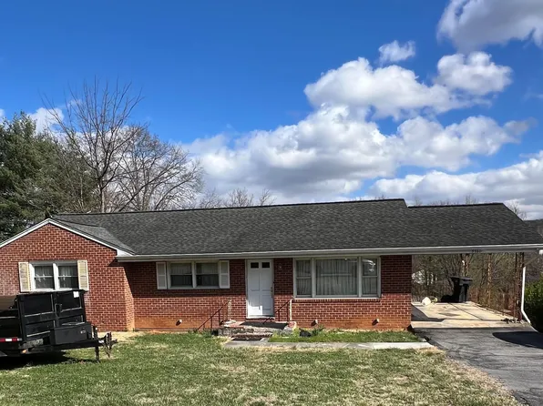 3560 Cedar Ln, Roanoke, VA 24018