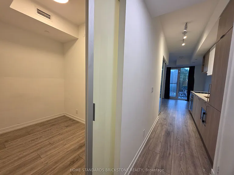 2020 Bathurst St W #528 — Photo 21