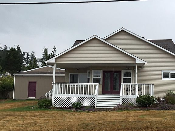 5th image of 401 6th St NE