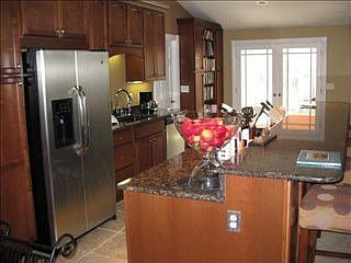 4th image of 7051 Forest Brook Blvd