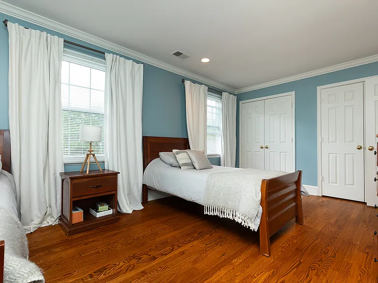 8809 Saunders Ln — Photo 31