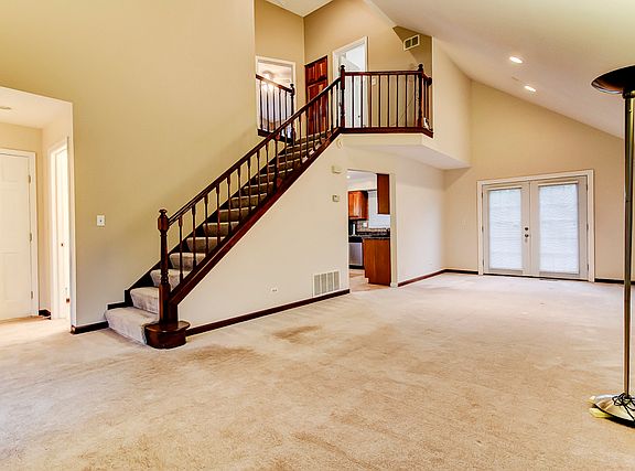 2nd image of 512 Newberry Dr