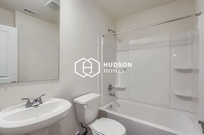8350 Tidwell Rd #B — Photo 11