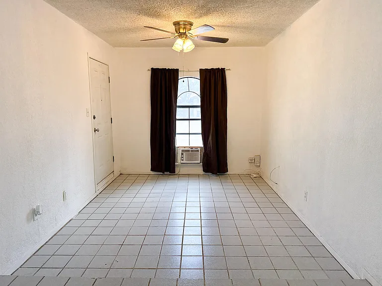 106 Florida St — Photo 3