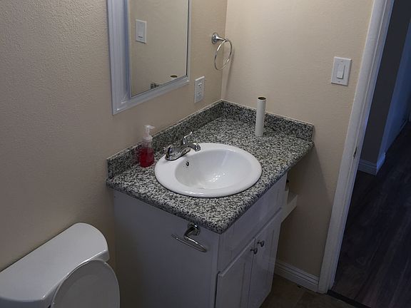 4th image of 3041 Franklin Ave