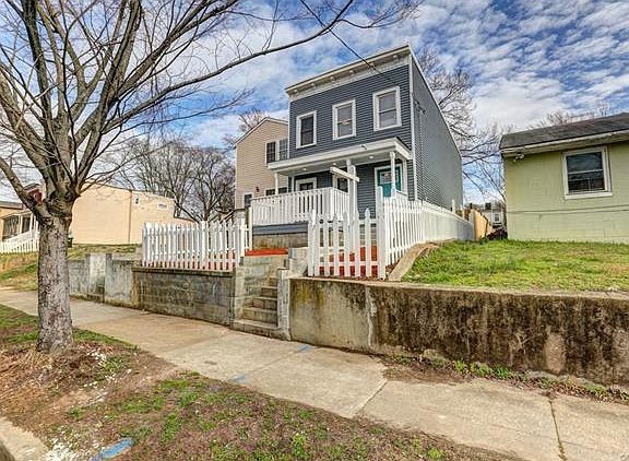 3rd image of 1407 W 22nd St