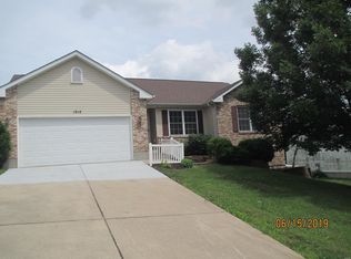 1914 Meriwether Dr, Washington, MO 63090