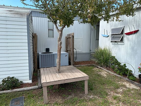 4th image of 13128 Orange Ave