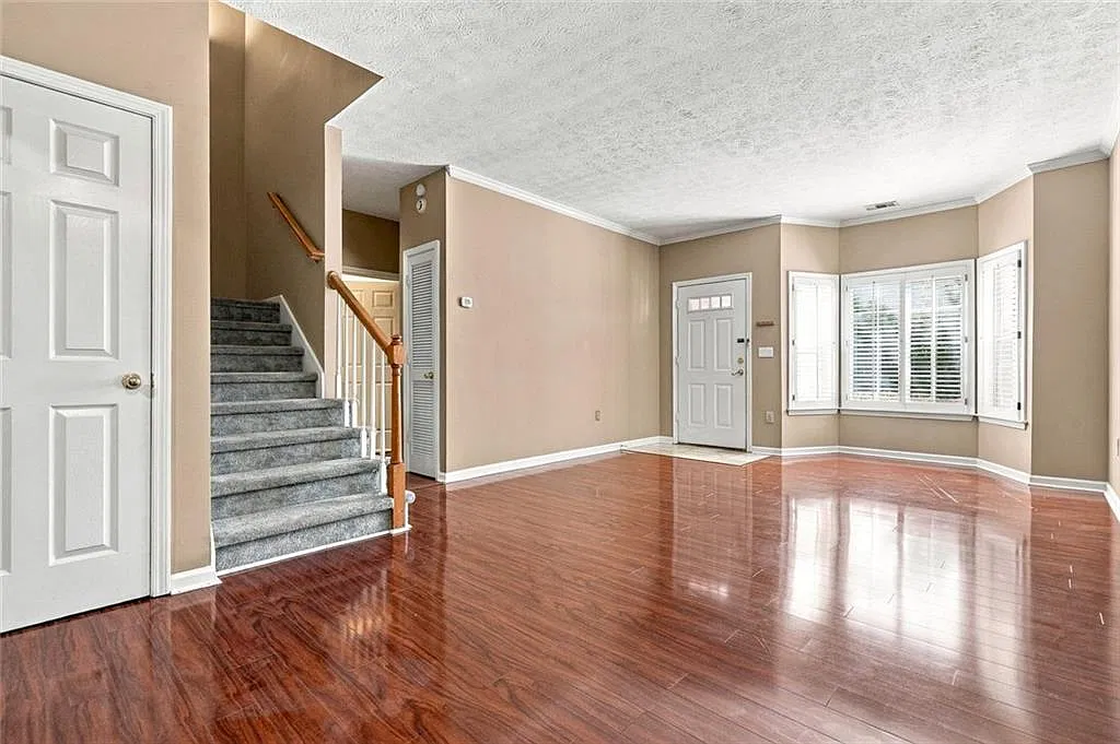 3 bed, 2.5 bath, 1866 sqft, $2,800 — Photo 4