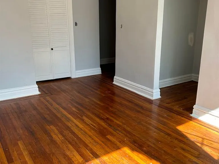 821 Bergen Ave #D — Photo 2