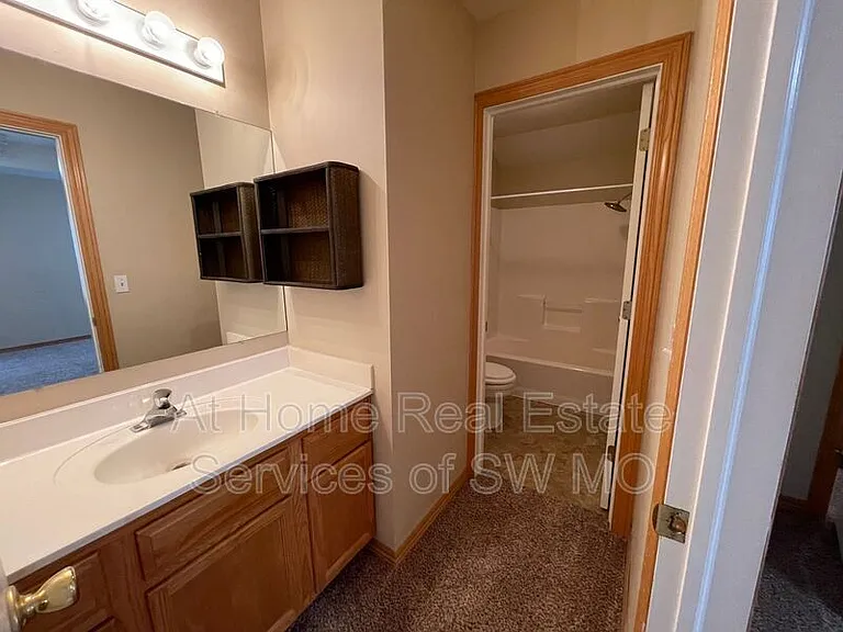 3031 N Fremont Ave — Photo 8