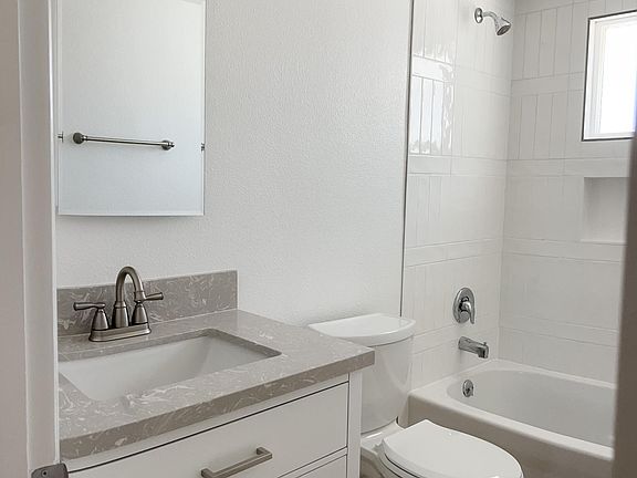 4th image of 2829 Lemon St #A