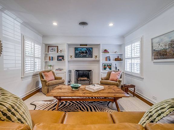 3rd image of 317 Arcadia Pl