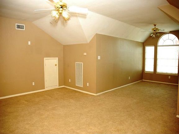 Huge gameroom/media room upstairs