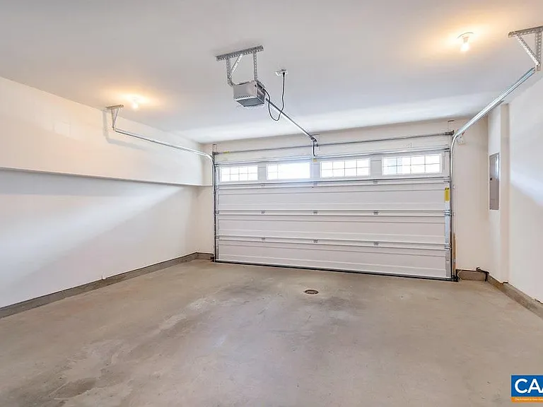 980 Belvedere Way — Photo 23