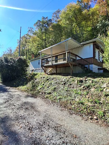 462 Tunnel Mountain Rd Photo 1