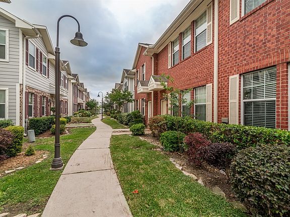 2nd image of 2225 Kemah Village Dr
