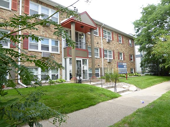 4th image of 410 6th St SE APT 301