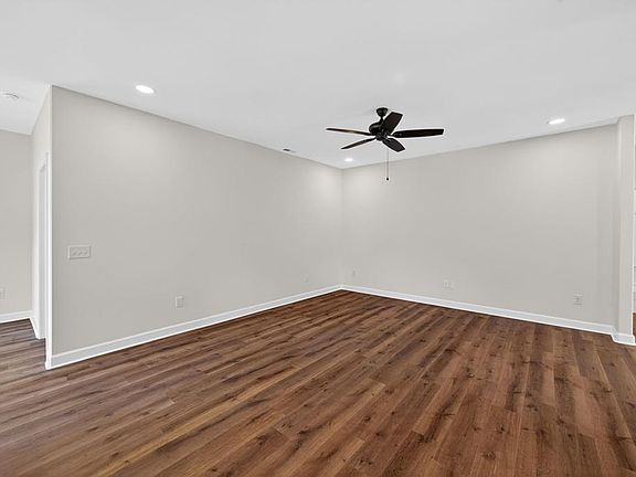 5th image of 1312 Kensington Cir