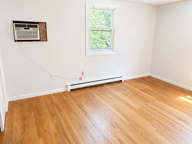176 Winthrop St #B — Photo 16