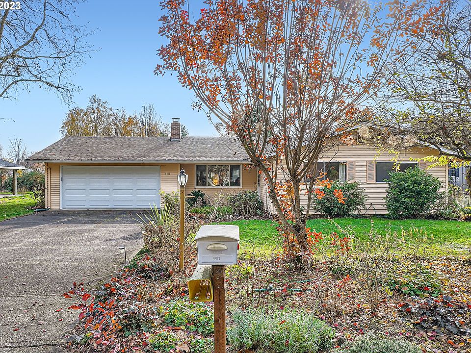 1st image of 9913 NE Oakhurst Dr