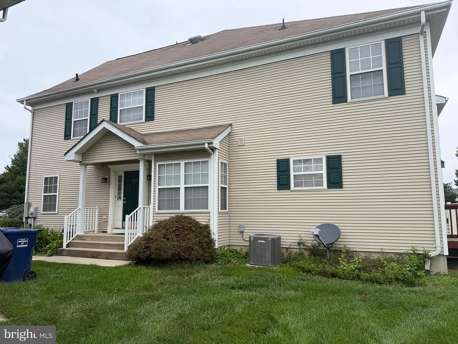 3 bed, 2.5 bath, 1979 sqft, $3,600 — Photo 3