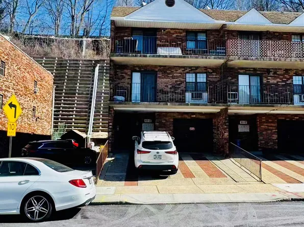 65-15 242nd Street #6B, Douglaston, NY 11362