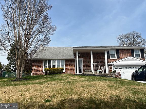 2nd image of 212 S Marmic Dr