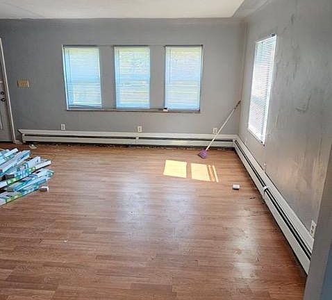 5th image of 1329 W Montrose St