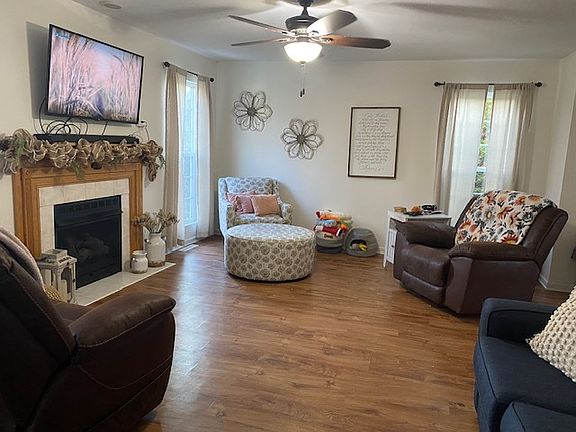 2nd image of 1280 Glen Ave