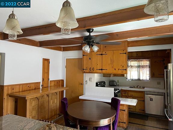 3rd image of 419 Vaqueros Ave