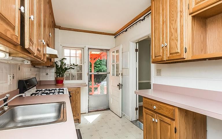 2nd image of 133 Nunnery Ln