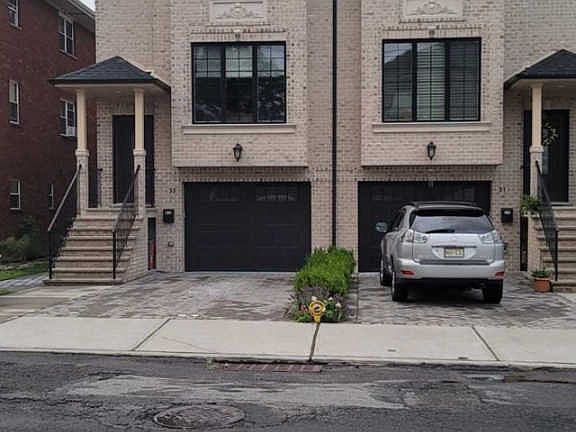 2nd image of 33 Columbia Ave