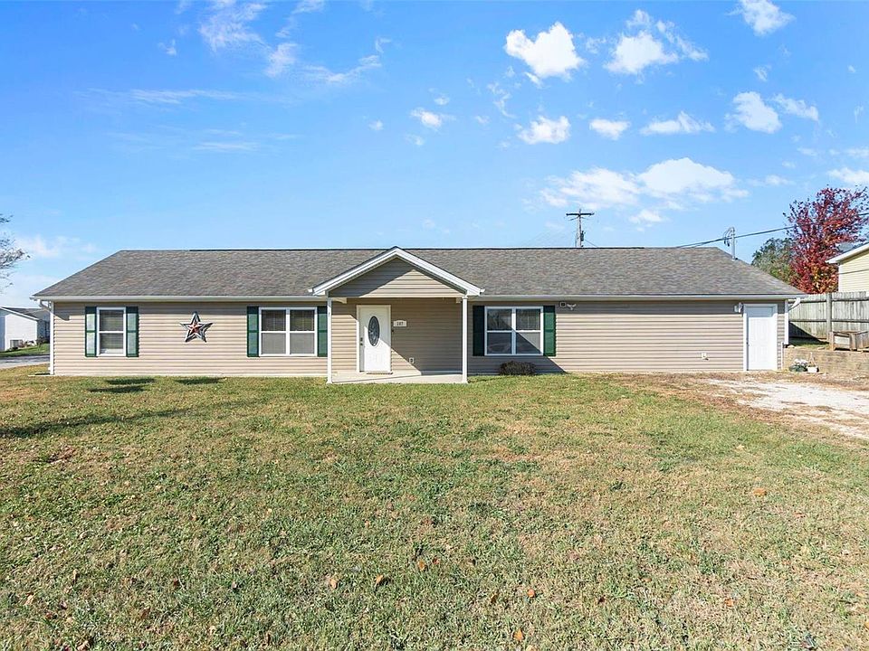 1st image of 107 Cypress Dr
