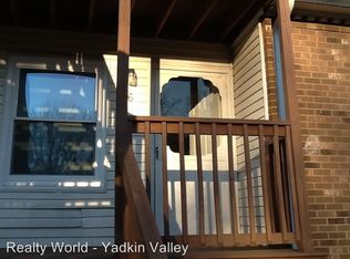 1471 Old Highway 52 APT 6, Pilot Mountain, NC 27041