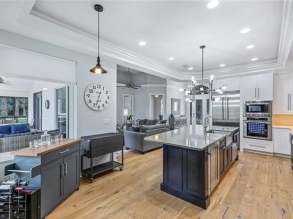 3rd image of 1540 Oakes BLVD