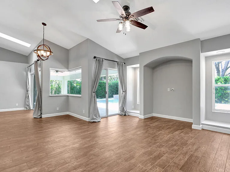 1097 Egret Cir N — Photo 13