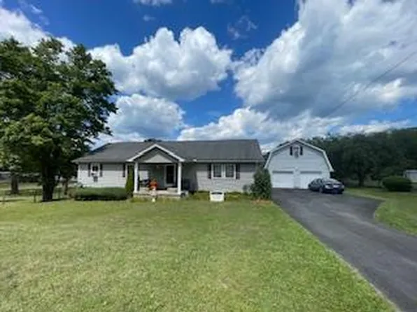 849 Hinton Rd, White Oak, WV 25989