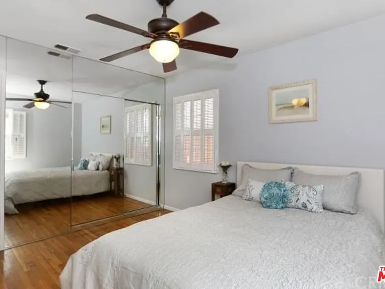 4721 Greenbush Ave — Photo 10