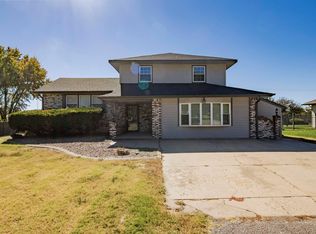 10501 W Ringer St, Wichita, KS 67209