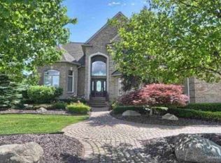 48285 American Elm Dr, Macomb, MI 48044