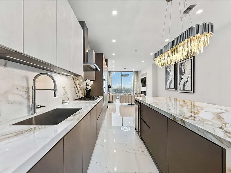 1711 Allen Pkwy #1907 — Photo 8