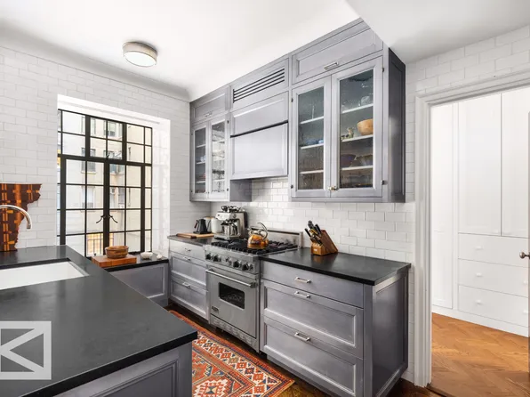 300 Central Park West image 12 of 20