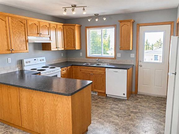 2nd image of 231 & 233 Kendrew Dr