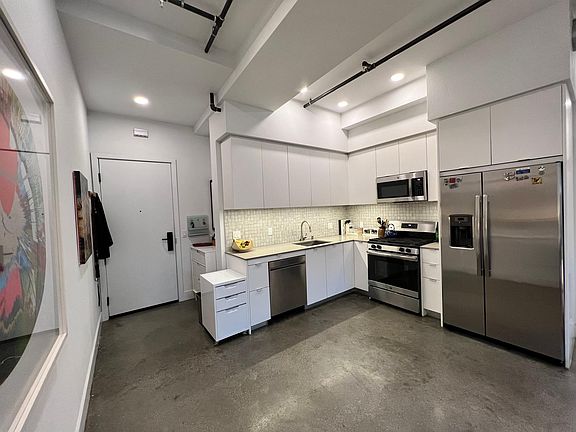 3rd image of 11311 La Grange Ave #106