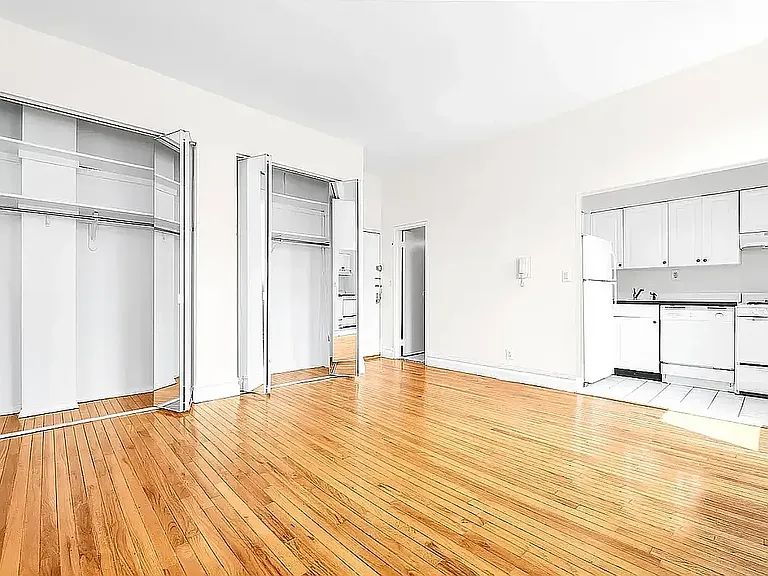 154 W 70th St #6R — Photo 4