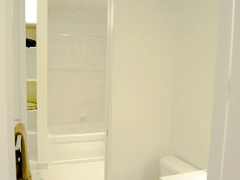 43 Hanna Ave #708 — Photo 15