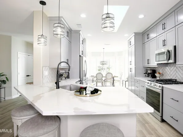 16464 W Una Noche Court, Surprise, AZ 85374