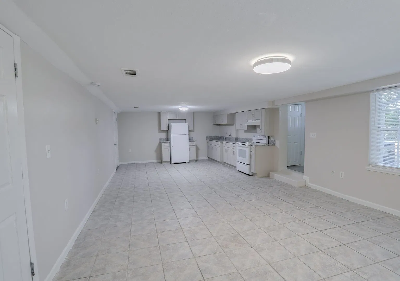 1815 E. Kaley Ave — Photo 4