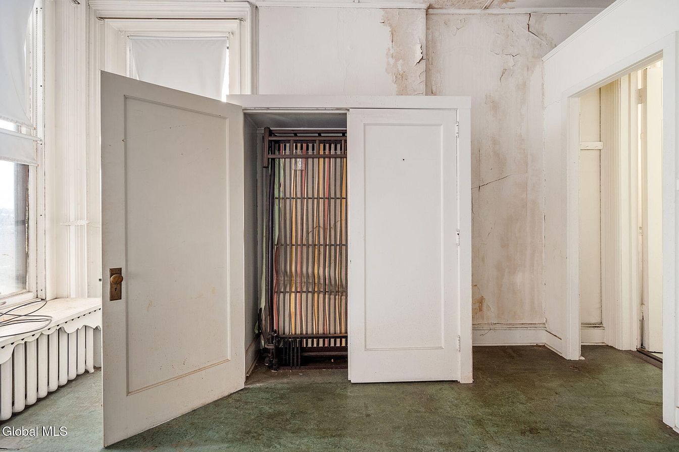 37th image of 93 Ten Broeck Street